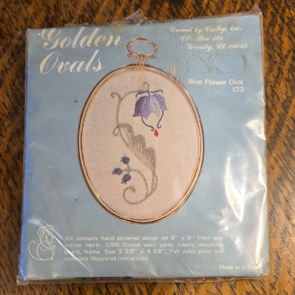 Vintage Golden Ovals Blue Flower Oval Kit